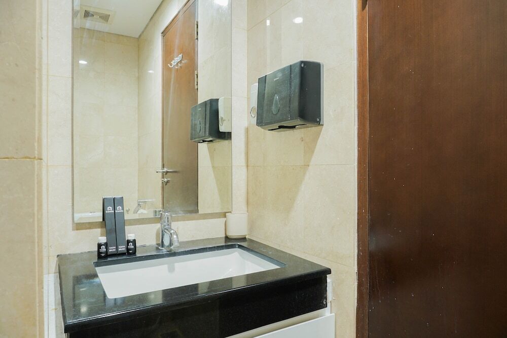 Джакарта: Big And Cozy 4br at L'Avenue Apartment