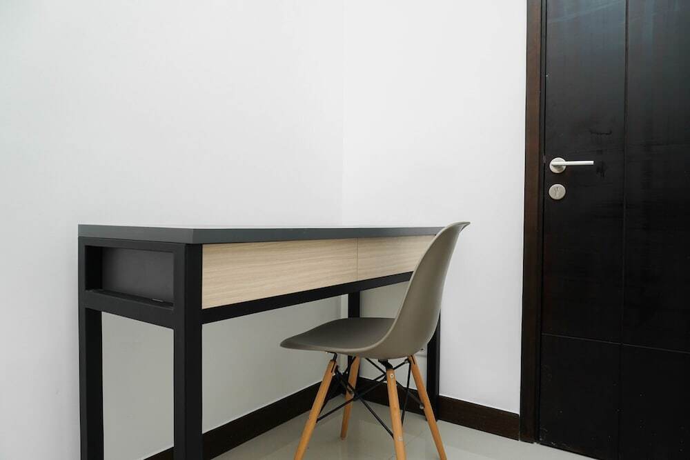 Джакарта: 1BR Apartment with Study Room at Gallery West Residence