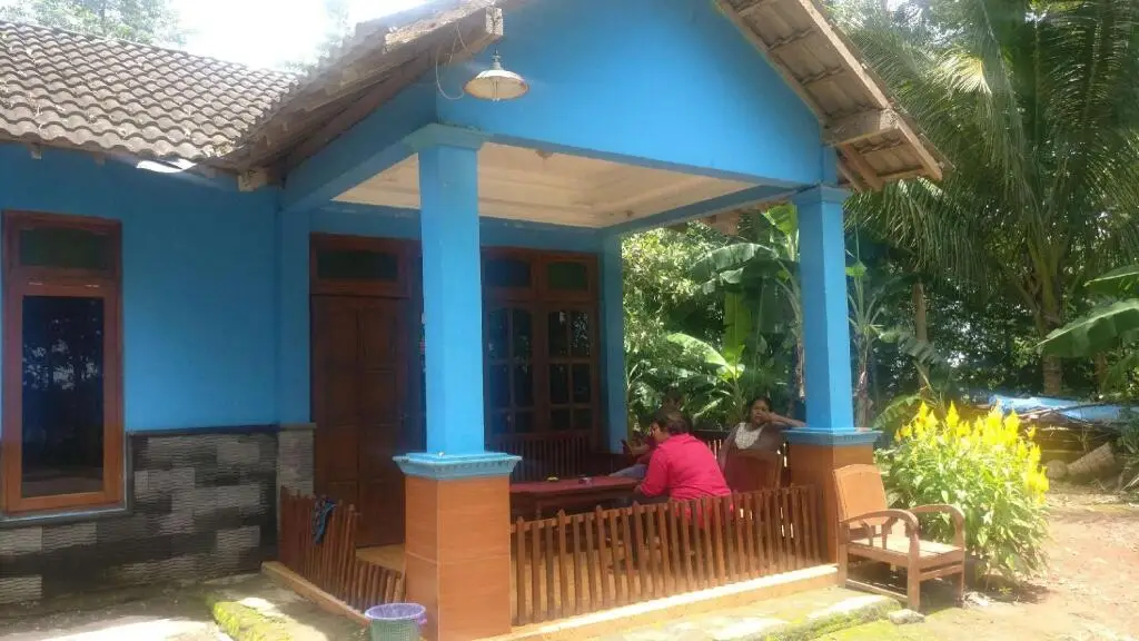 Батуретно: Homestay Family96