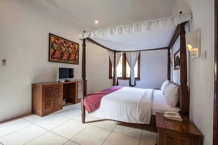 Кута: 9-BR Private Pool Villa Walk to Seminyak Beach
