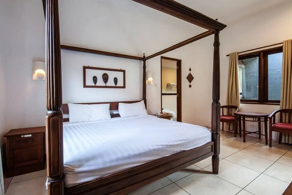 Кута: 9-BR Private Pool Villa Walk to Seminyak Beach