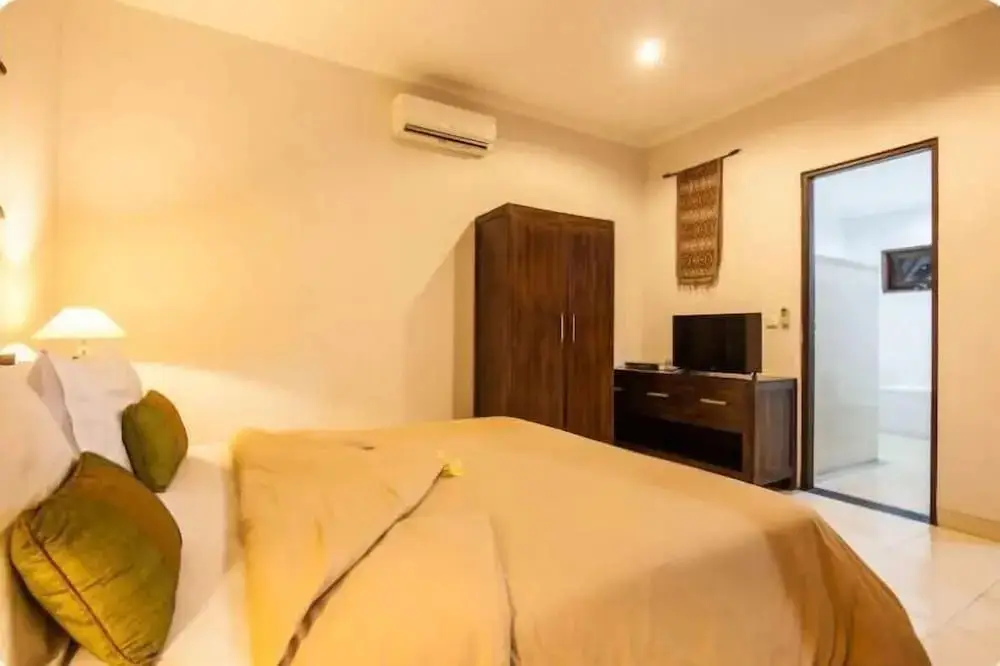 Кута: SMV . 5-BR · 5BR Pool Prime Area Walk to Beach N Shops Legian