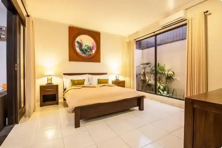 Кута: SMV . 4-BR · 4BR Pool Prime Area Walk To Beach N Shops Legian