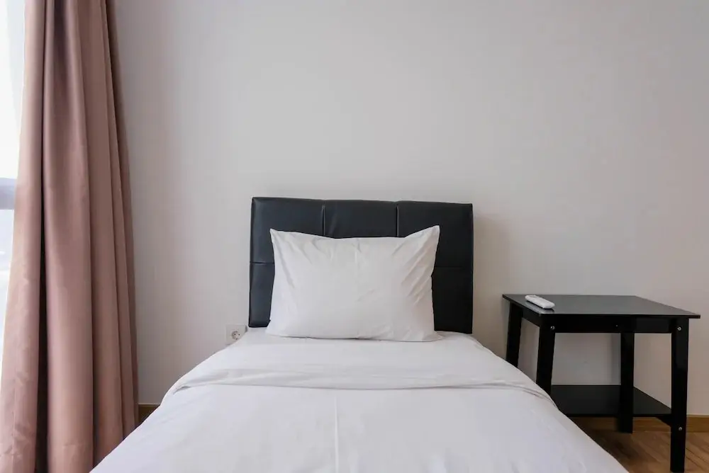 Legok: Luxurious and Elegant 2BR Apartment M-Town Signature