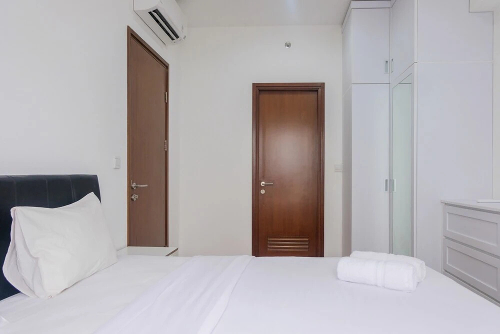 Legok: Cozy and Graceful 1BR Apartment at M-Town Signature