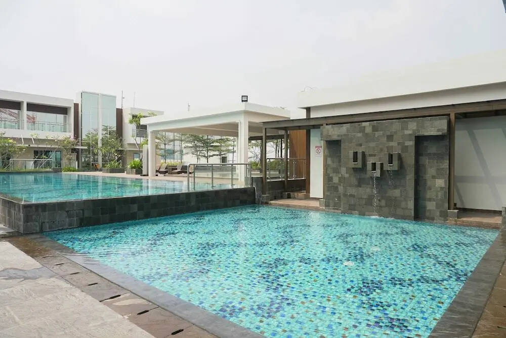 Южный Тангеранг: Modern Look 1BR at Brooklyn Alam Sutera Apartment