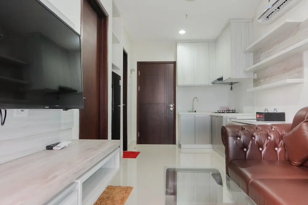 Южный Тангеранг: Modern Look 1BR at Brooklyn Alam Sutera Apartment