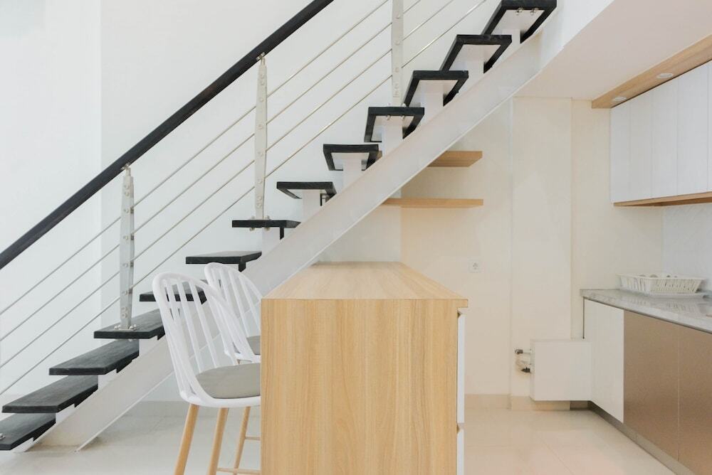Южный Тангеранг: 1br Spacious Soho with Extra Bed @ Brooklyn Apartment