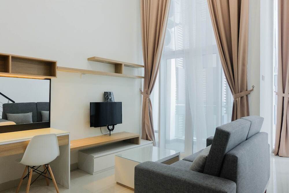 Южный Тангеранг: 1br Spacious Soho with Extra Bed @ Brooklyn Apartment