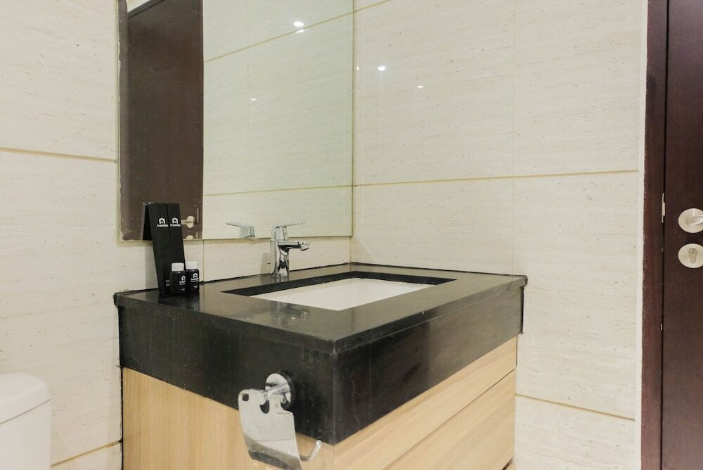 Южный Тангеранг: 1br Spacious Soho with Extra Bed @ Brooklyn Apartment