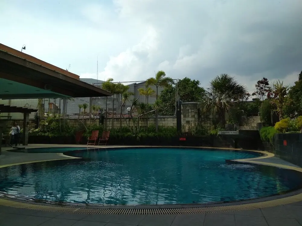 Бандунг: Brand New 2BR Grand Setiabudi Apartment By Travelio