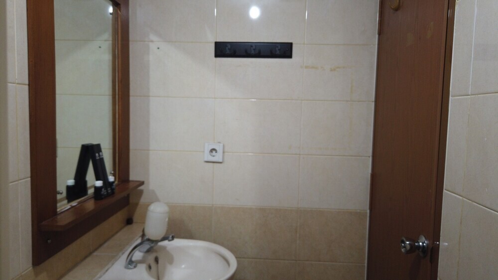 Бандунг: Brand New 2BR Grand Setiabudi Apartment By Travelio