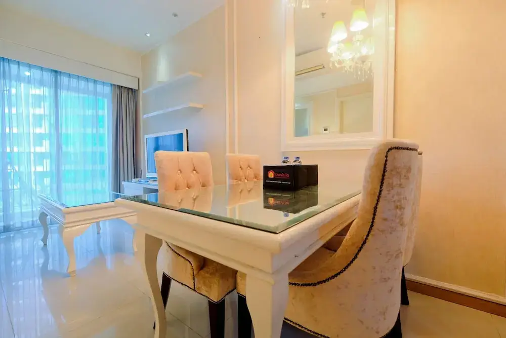 Modern and Comfortable 1BR at Casa Grande Apartment — фото 1
