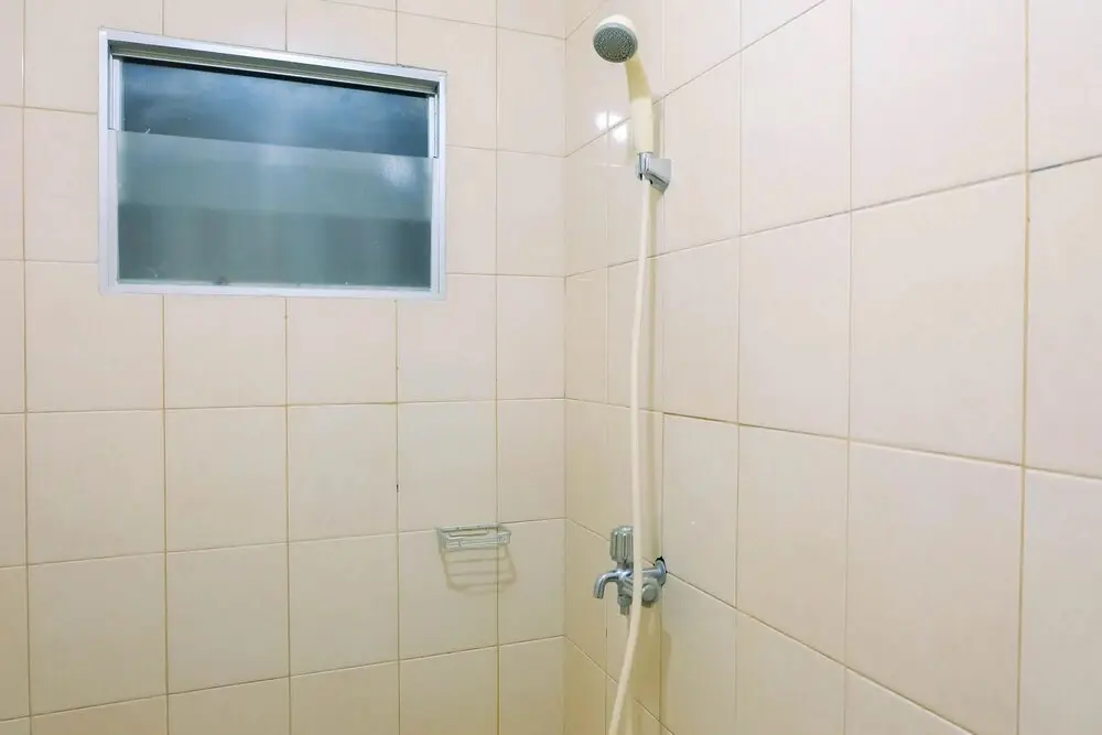 Джакарта: Homey and Stylist 1BR Gading Icon Apartment