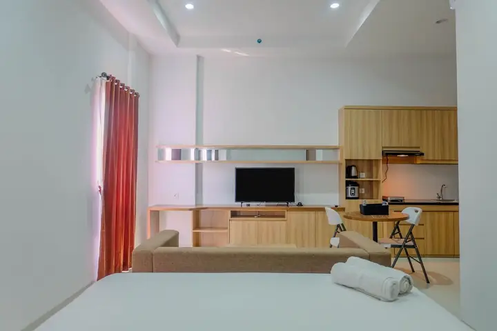 Чикаранг: Premium Spacious Studio Apartment @ Azalea Suites Cikarang