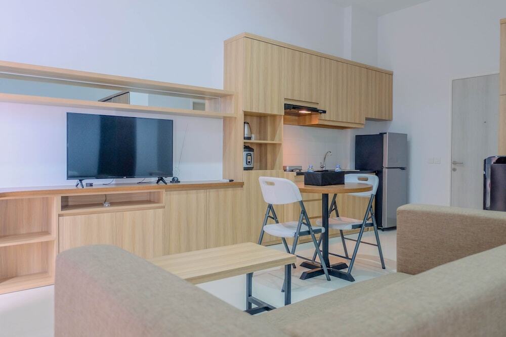 Чикаранг: Premium Spacious Studio Apartment @ Azalea Suites Cikarang