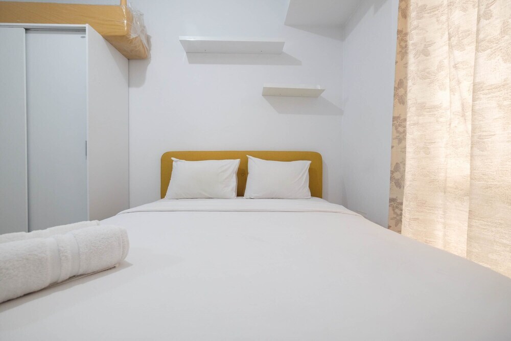 Чикаранг: Minimalist Studio at Azalea Suites Cikarang Apartment