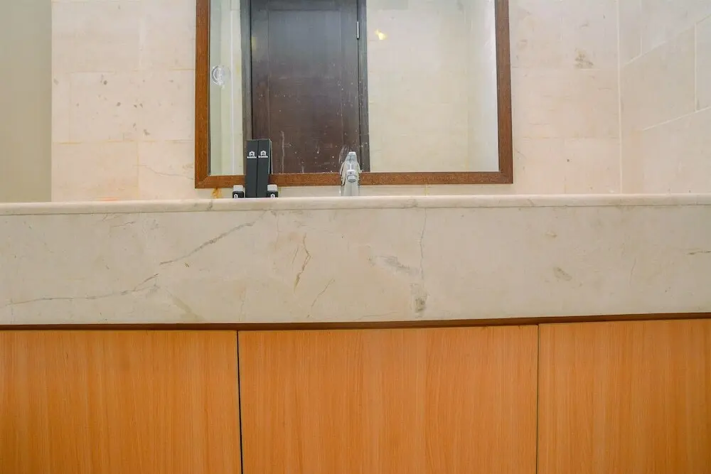 Джакарта: Prime Location and Luxury 2BR The Empyreal Apartment