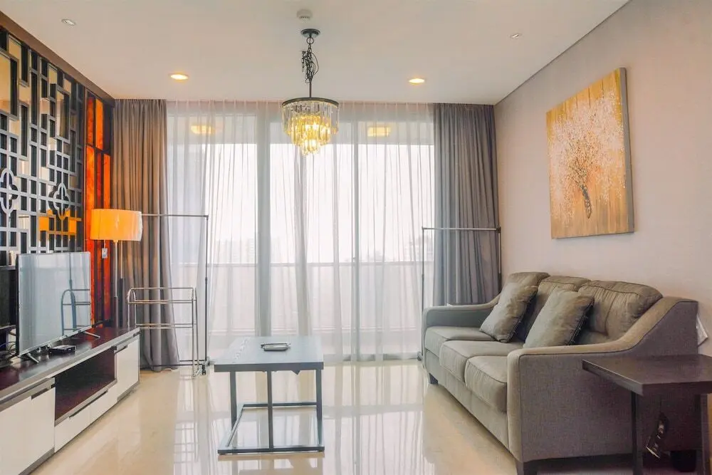 Джакарта: Prime Location and Luxury 2BR The Empyreal Apartment
