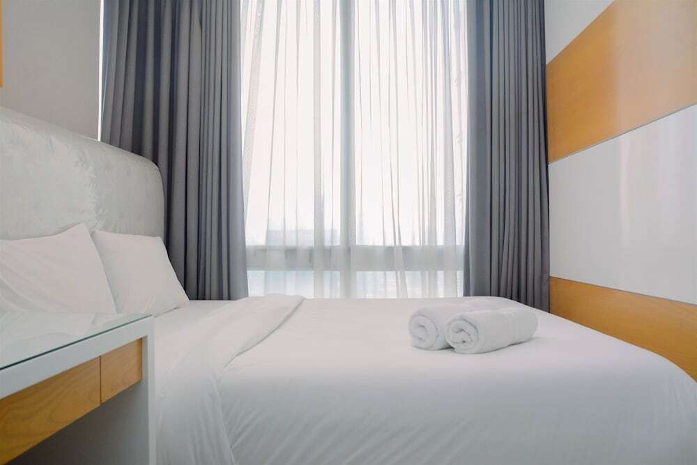 Джакарта: Prime Location and Luxury 2BR The Empyreal Apartment