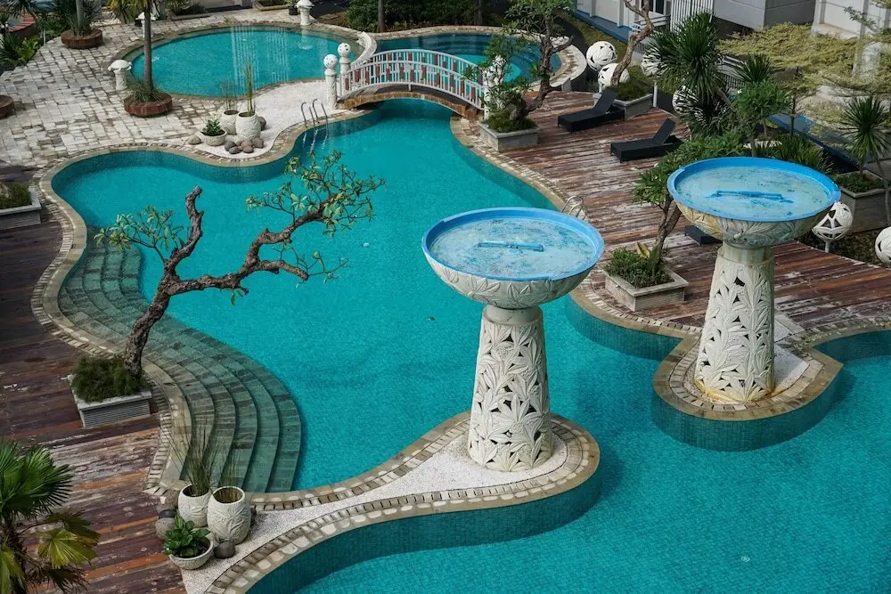 Джакарта: 2Bedroom Sky Terrace Apartment with Pool View