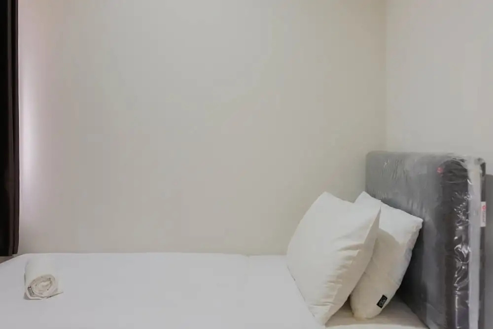 Legok: Pool View 3BR Apartment at Asatti BSD City