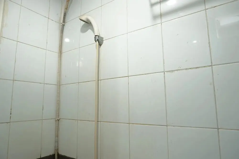 Джакарта: Cozy And Functional 1br Green Pramuka Apartment