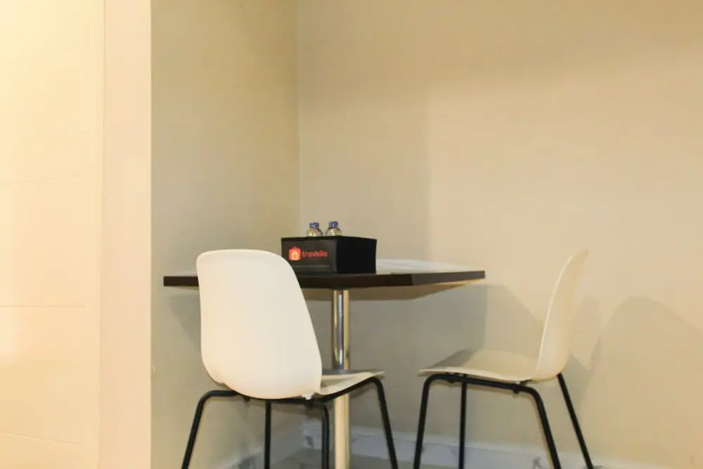 Джакарта: Minimalist and Cozy 1BR Cosmo Terrace at Thamrin Apartment