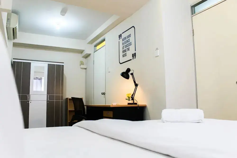 Stylish and Posh 1BR Gading Nias Apartment — фото 1