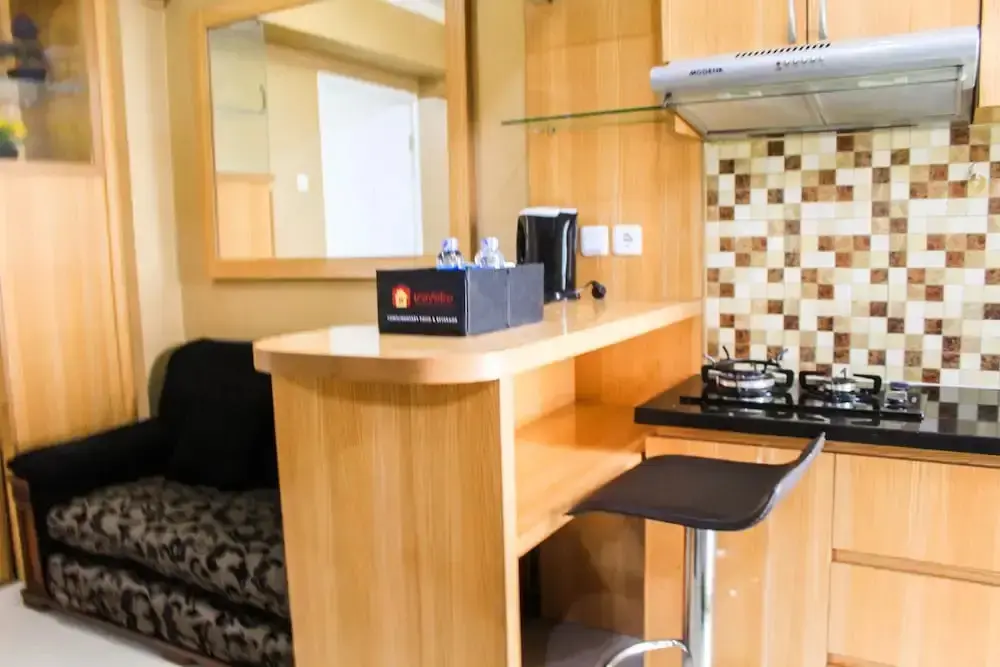 Джакарта: Comfortable and Fully Furnished 1BR Green Pramuka Apartment