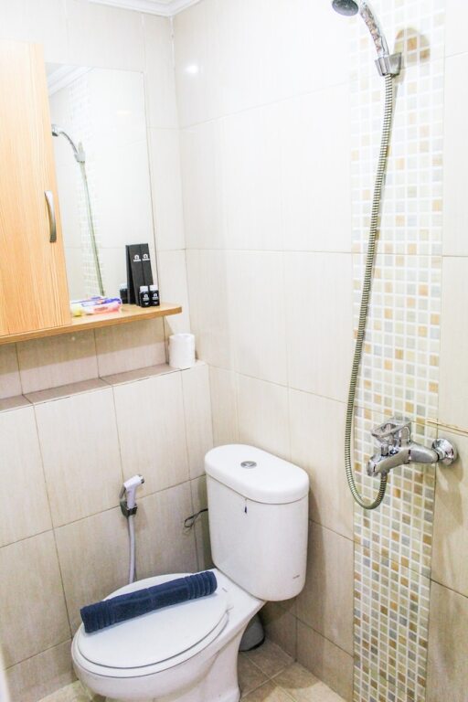 Джакарта: Comfortable and Fully Furnished 1BR Green Pramuka Apartment