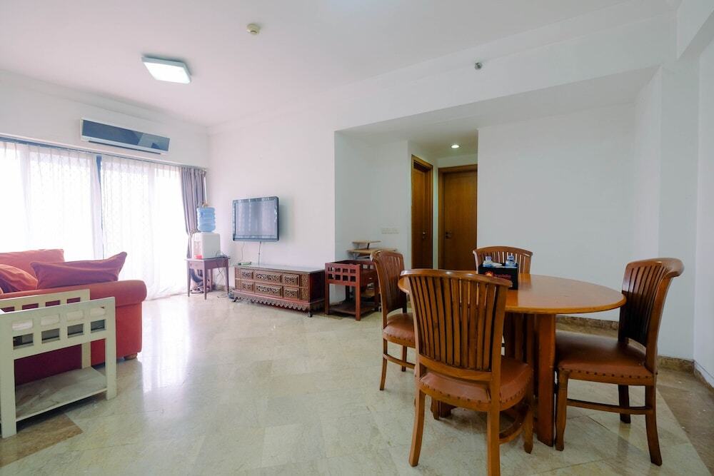 Джакарта: Comfortable 2BR Bona Vista Apartment