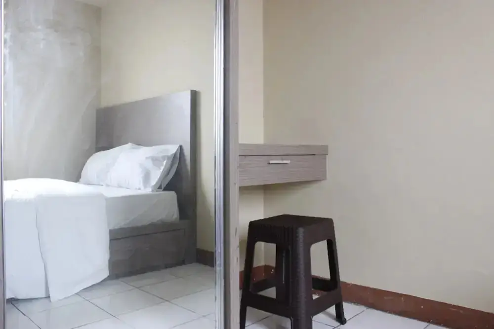 Бандунг: Minimalist 3BR Gateway Cicadas Ahmad Yani Apartment