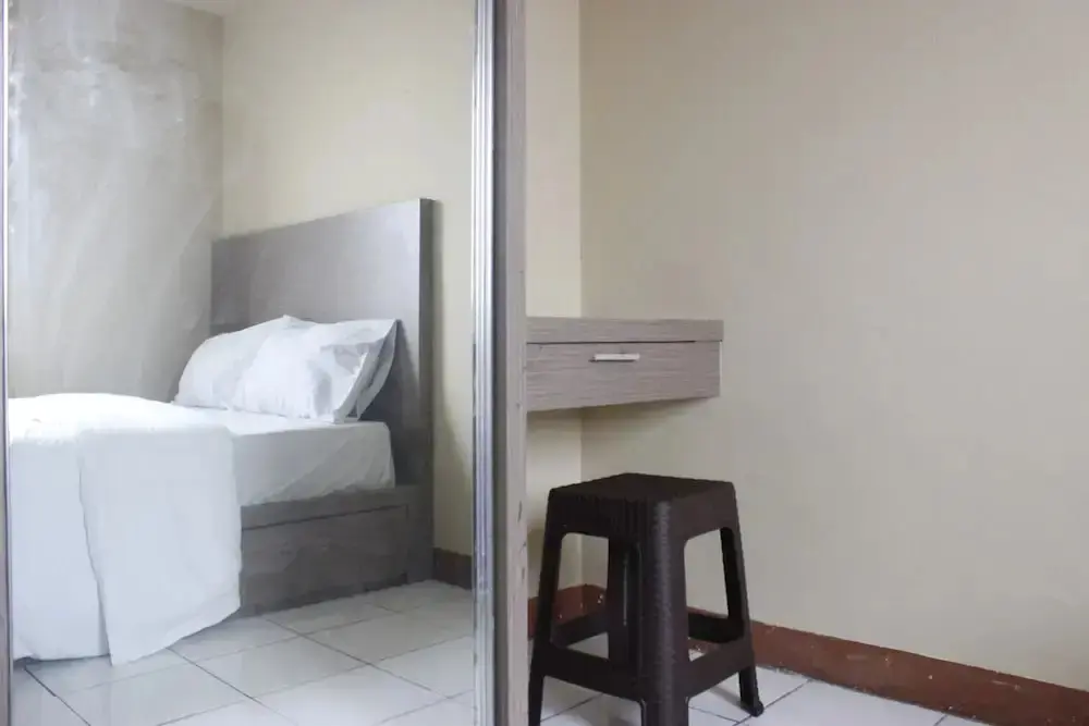 Бандунг: Minimalist 3BR Gateway Cicadas Ahmad Yani Apartment