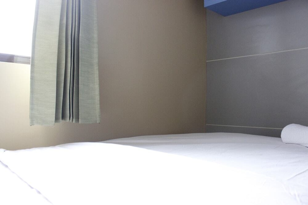Бандунг: Minimalist 3BR Gateway Cicadas Ahmad Yani Apartment