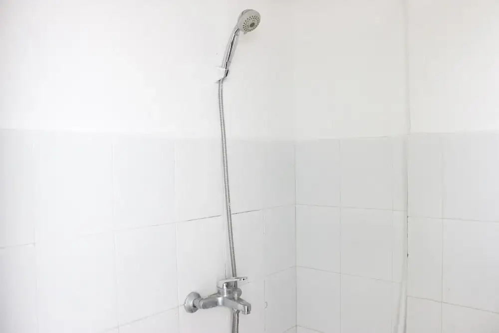 Бандунг: Minimalist 3BR Gateway Cicadas Ahmad Yani Apartment