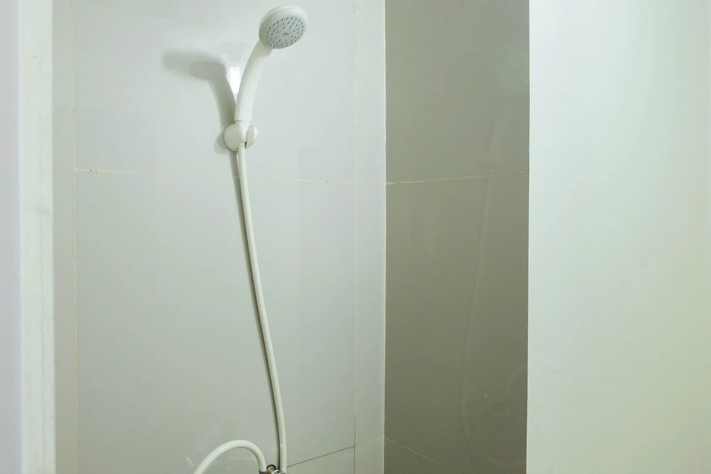 Богор: Cozy 2BR Bogorienze Resort Apartment near Nirwana Residence