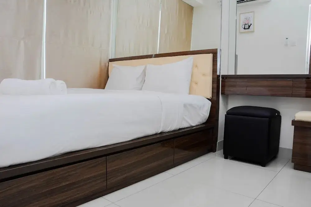 Бекаси: Pleasant and Modern 2BR Grand Kamala Lagoon Apartment