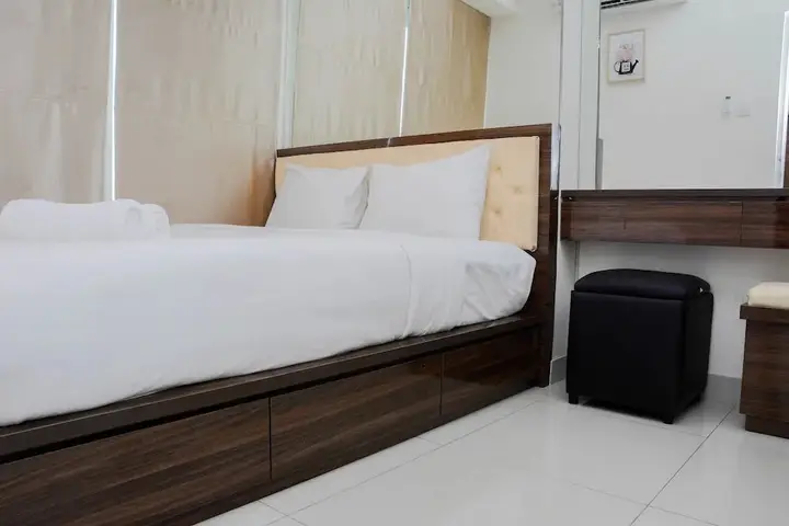 Бекаси: Pleasant and Modern 2BR Grand Kamala Lagoon Apartment