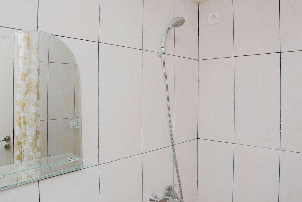 Бекаси: Pleasant and Modern 2BR Grand Kamala Lagoon Apartment