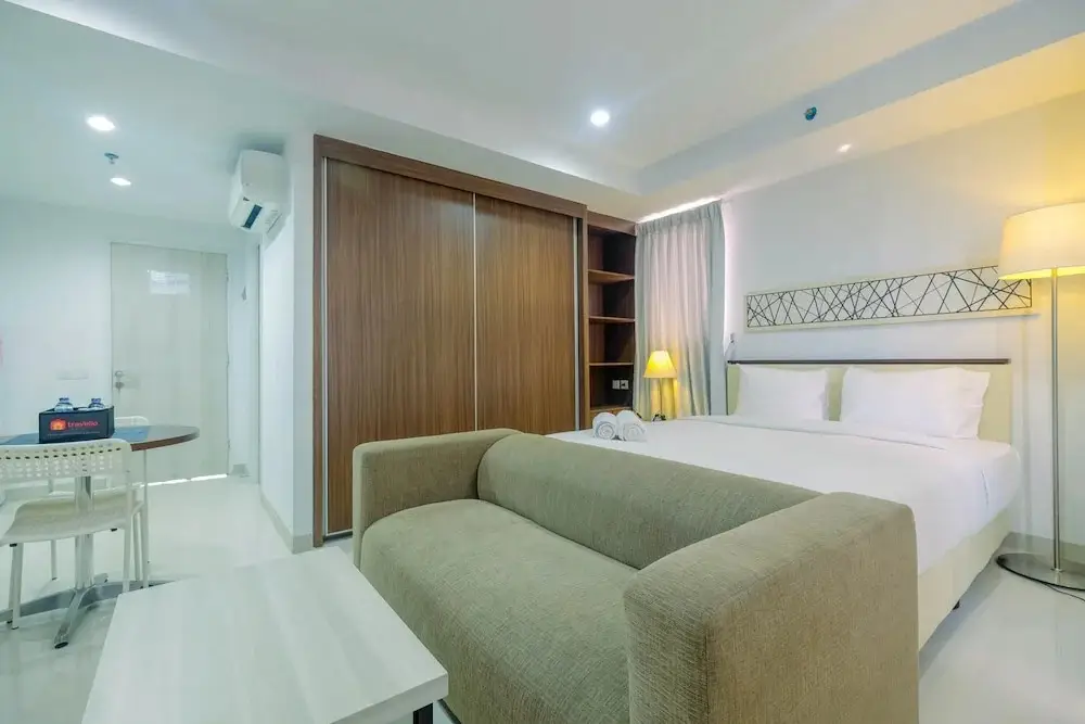 Чикаранг: Trendy And Spacious Studio Azalea Suites Apartment
