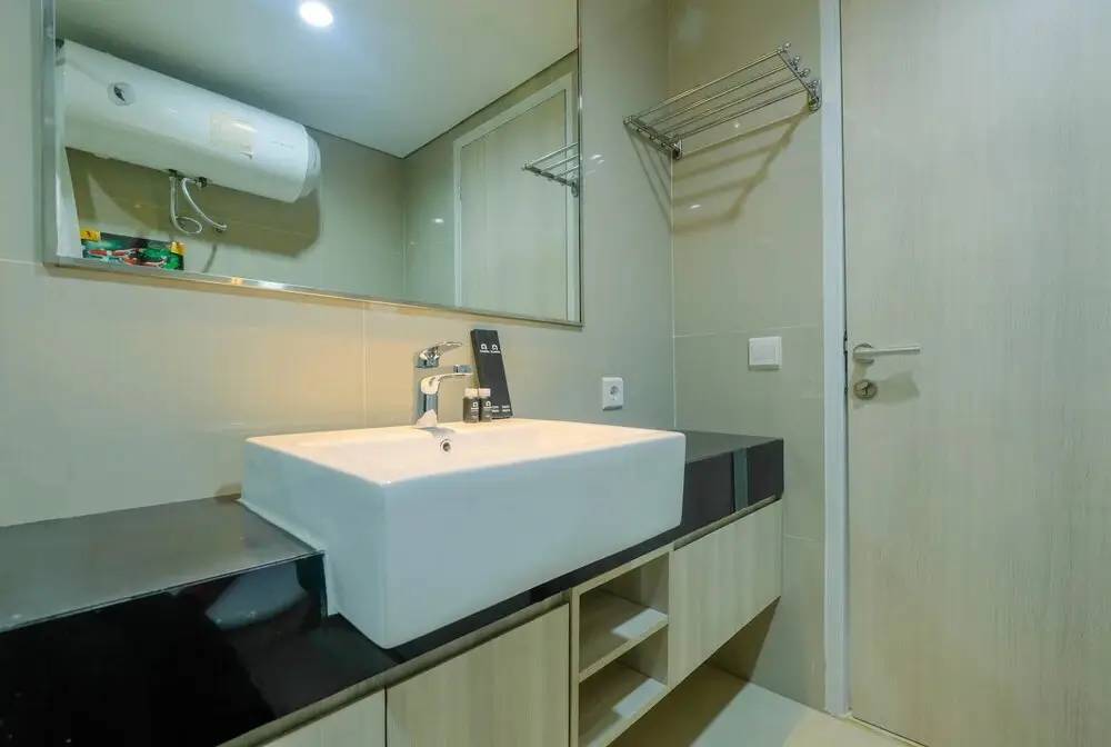 Чикаранг: Trendy And Spacious Studio Azalea Suites Apartment