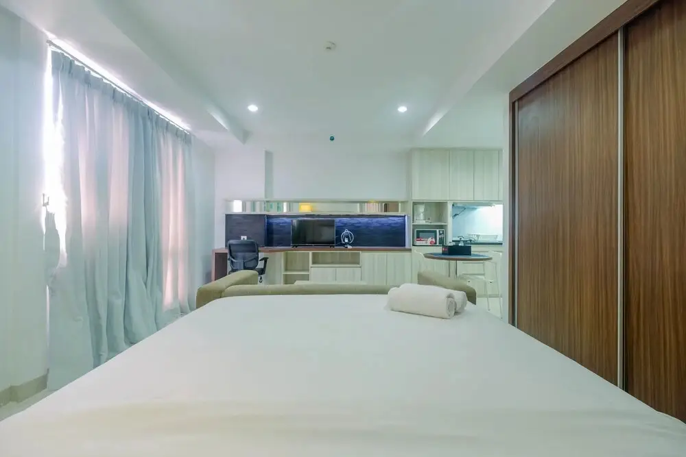 Чикаранг: Trendy And Spacious Studio Azalea Suites Apartment