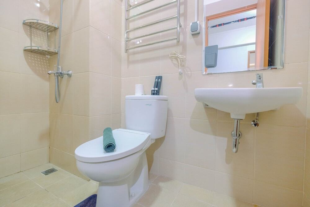 Чикаранг: Minimalist and Posh 1BR The Oasis Cikarang Apartment