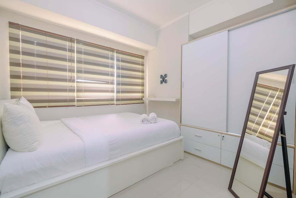 Чикаранг: Minimalist and Posh 1BR The Oasis Cikarang Apartment