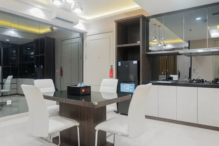 Сурабая: Lavish 2br Apartment Connected To Tunjungan Plaza at One Icon Residence