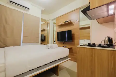Modern Studio Apartment 27th on Top of Green Pramuka Mall — фото 1