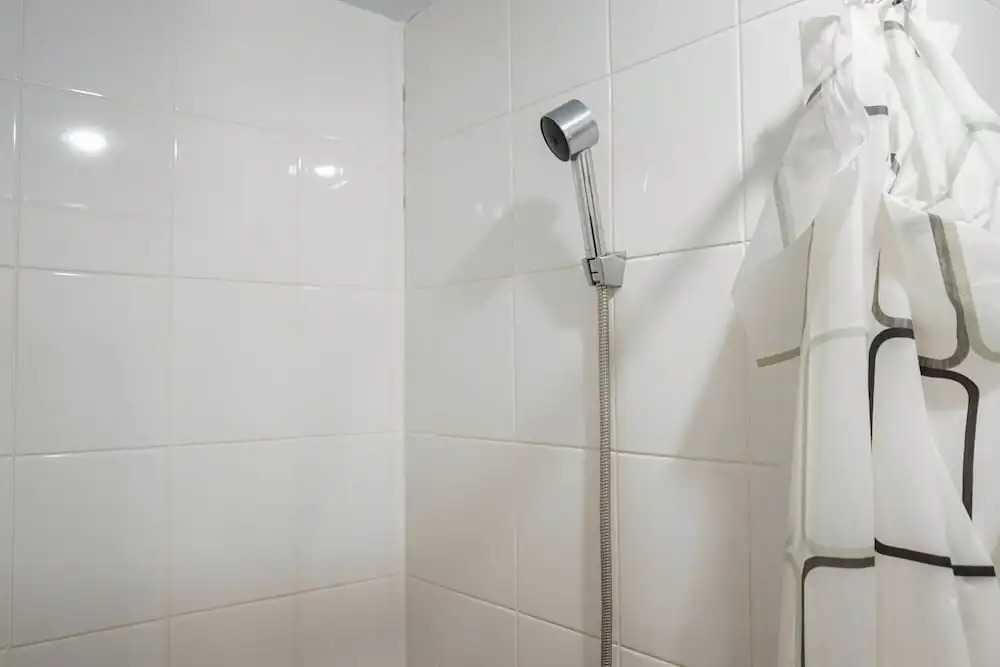Джакарта: Cozy 2BR for 3 Pax Green Pramuka Apartment