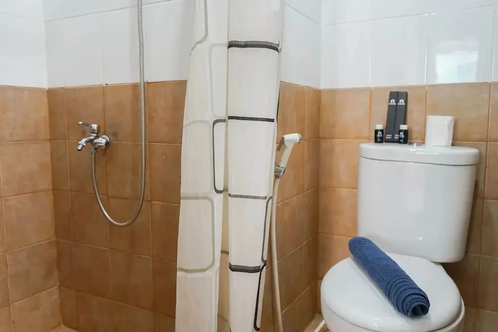 Джакарта: Cozy 2BR for 3 Pax Green Pramuka Apartment