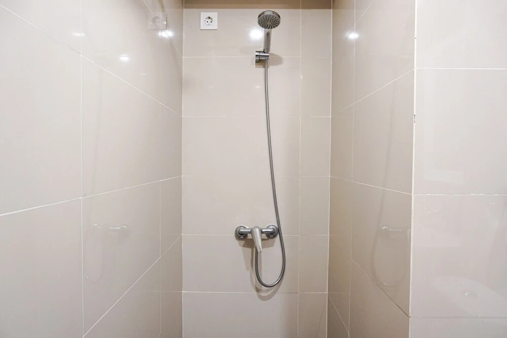 Джакарта: Stunning 2BR Loft Apartment at Maqna Residence